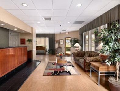 Baymont By Wyndham Paris Motel Interior photo